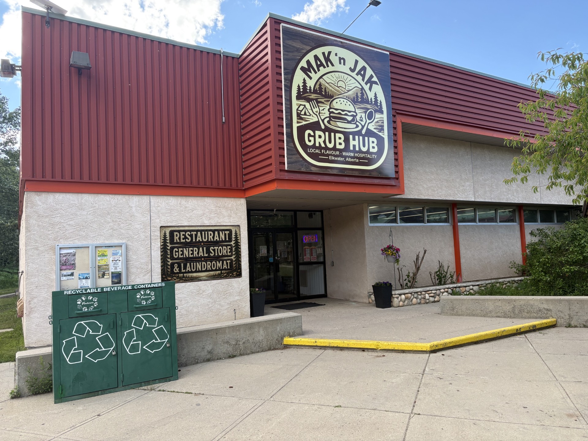 MAK 'n JAK Grub Hub - Elkwater, AB